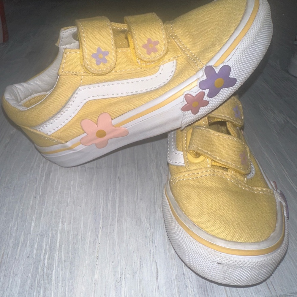 Vans Yellow and White Sneakers with Velcro Straps